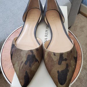 Banana Republic Camo fur D'orsey Flats 8.5 Like New!